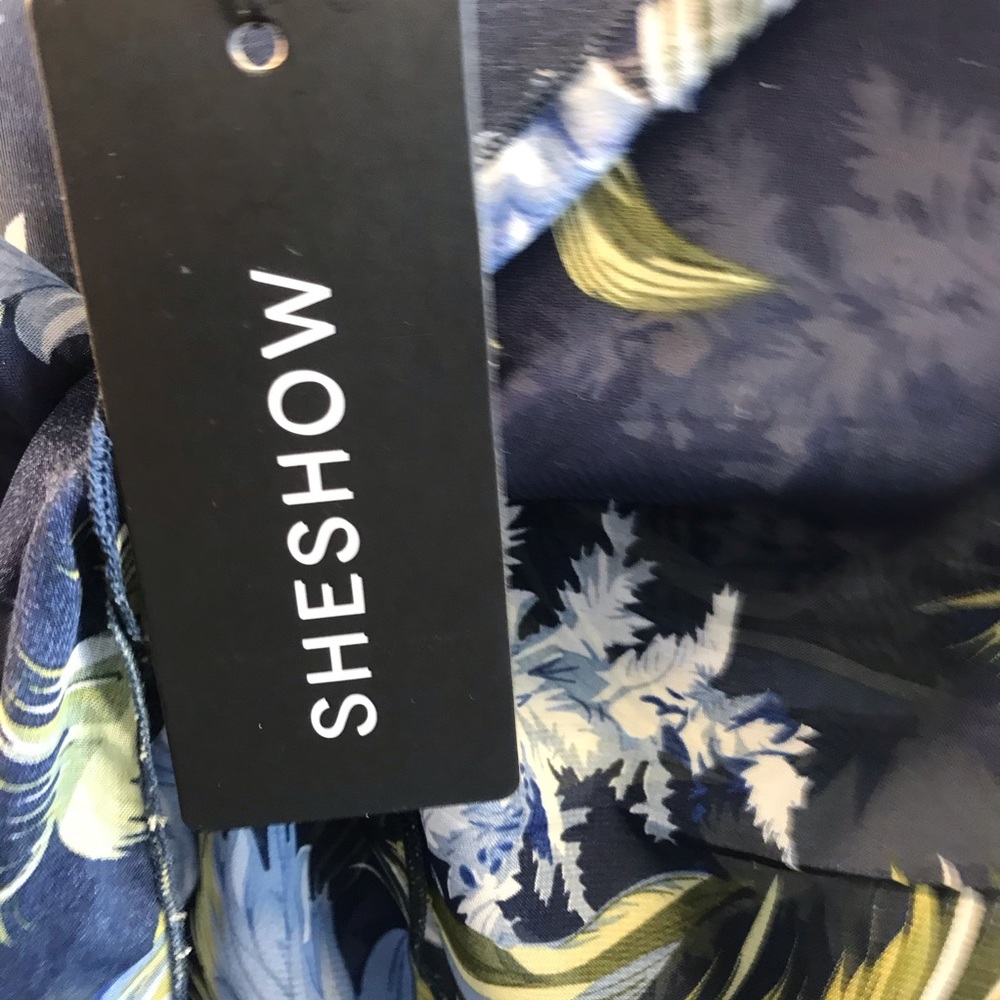 232. SHESHOW swimsuit wrap.  Size M - Picture 3 of 8